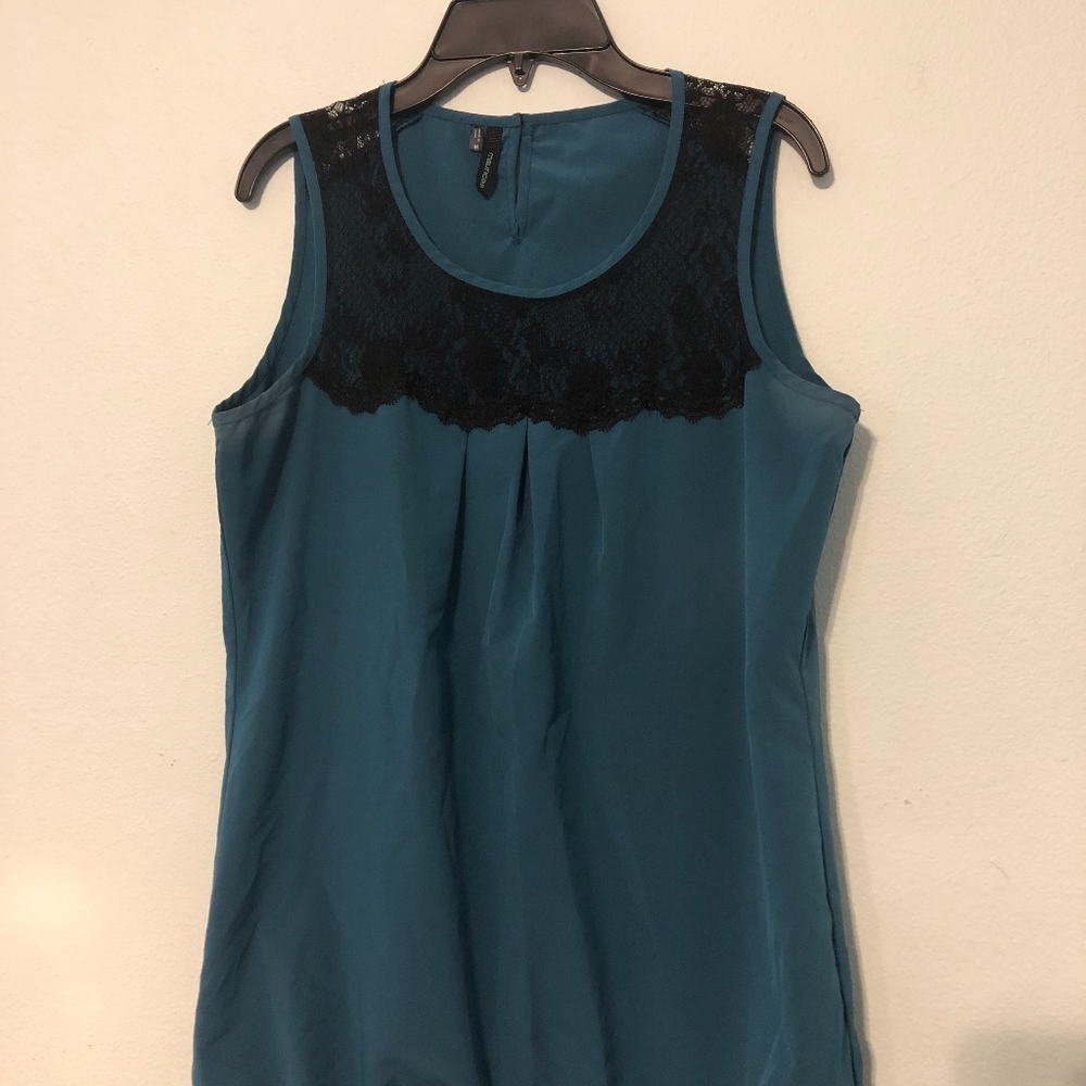 Beautiful Flowy Crochet Neck Tank Top